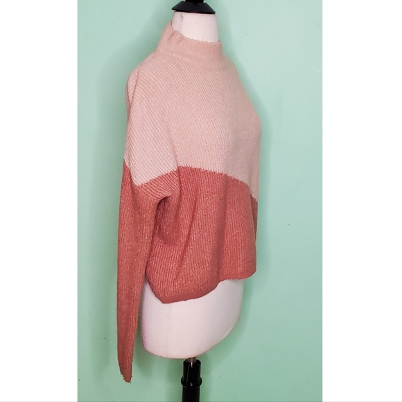 Planet Gold Colorblocked Mock Neck Sweater - Picture 3 of 8